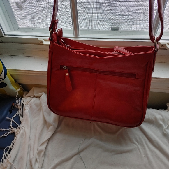 Like New La Diva Italian Leather - Picture 4 of 7